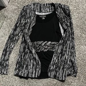 Jessica Howard 2 piece top and blouse.